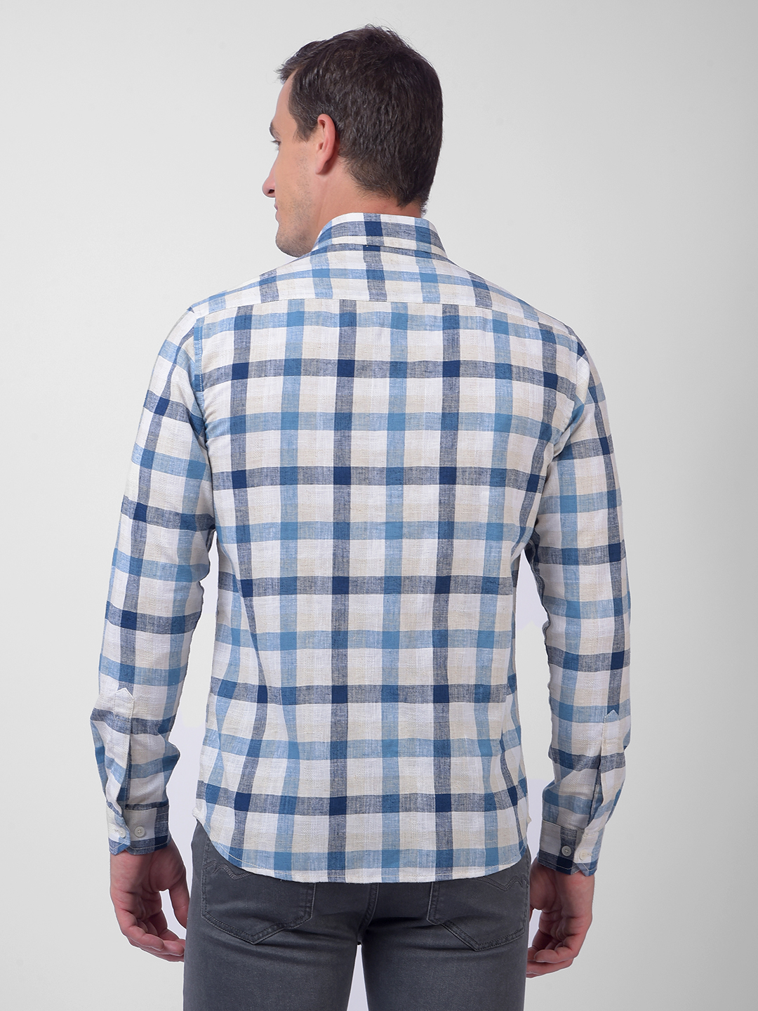 Numero Uno Men Blue & White Checked Slim Fit Shirt